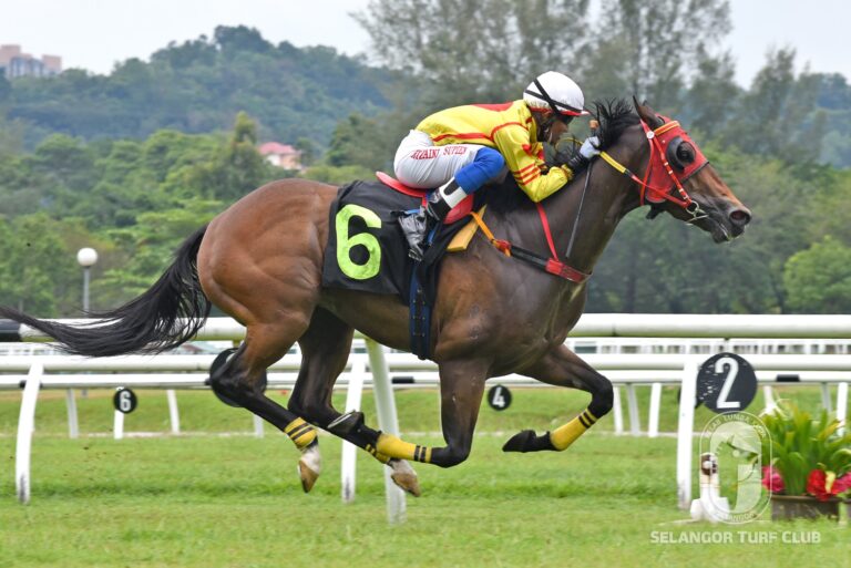 punters-super-happy-in-kl-selangor-turf-club